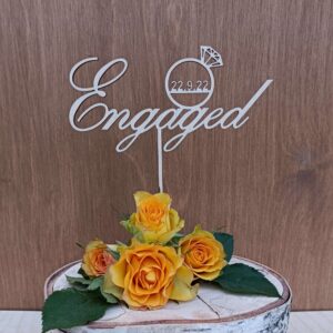 Engaged- timanttisormus kakkukoriste